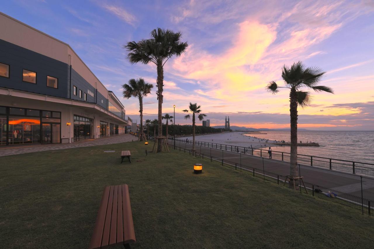 Omo Kansai Airport By Hoshino Resorts Izumi-Szano Kültér fotó Sunset at the seaside of Izu